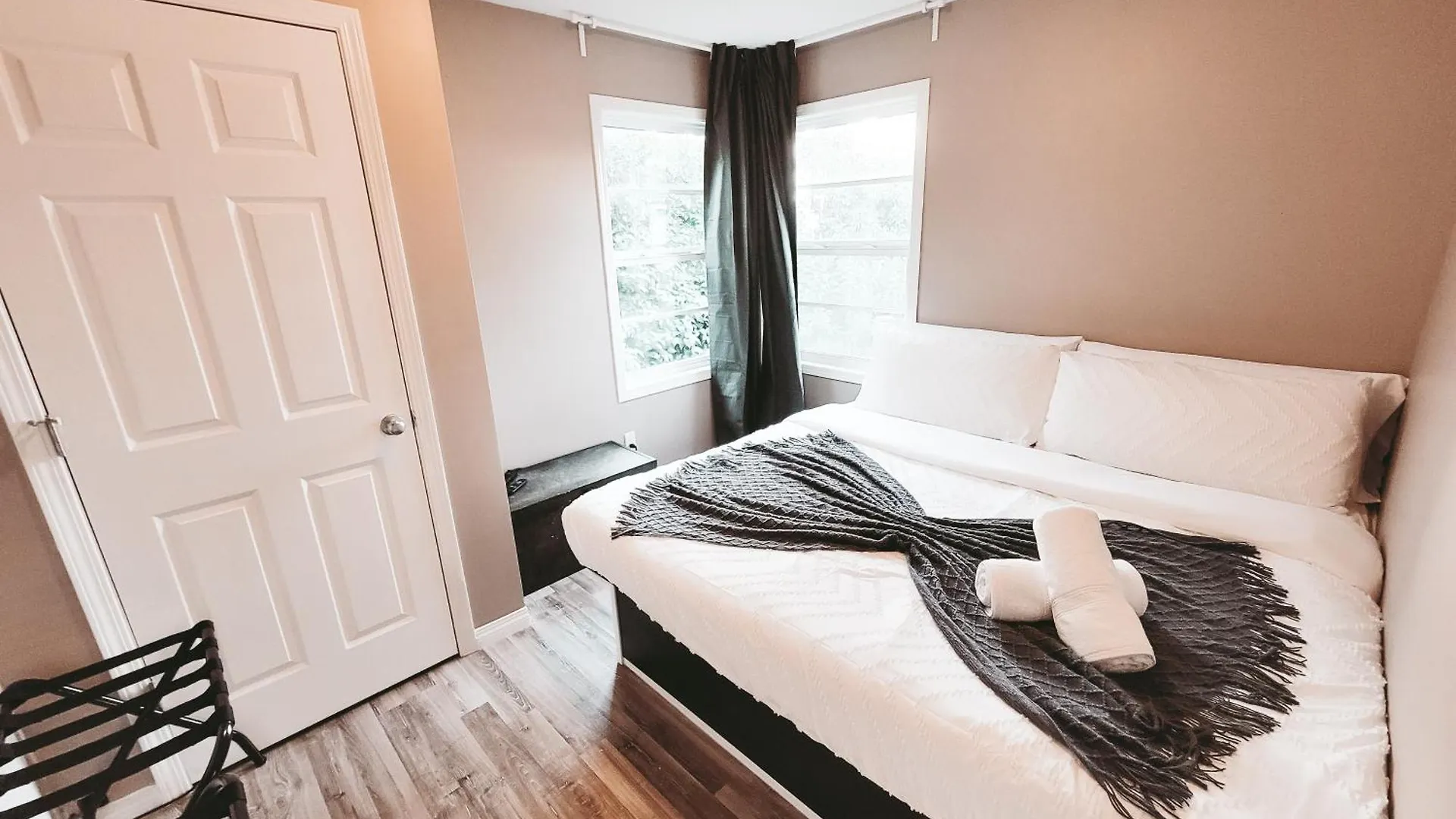 Vila The Gateway 16 YYC